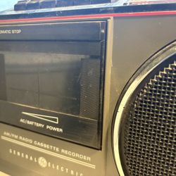 Vintage General Electric Am/Fm Radio And Tape Recorder