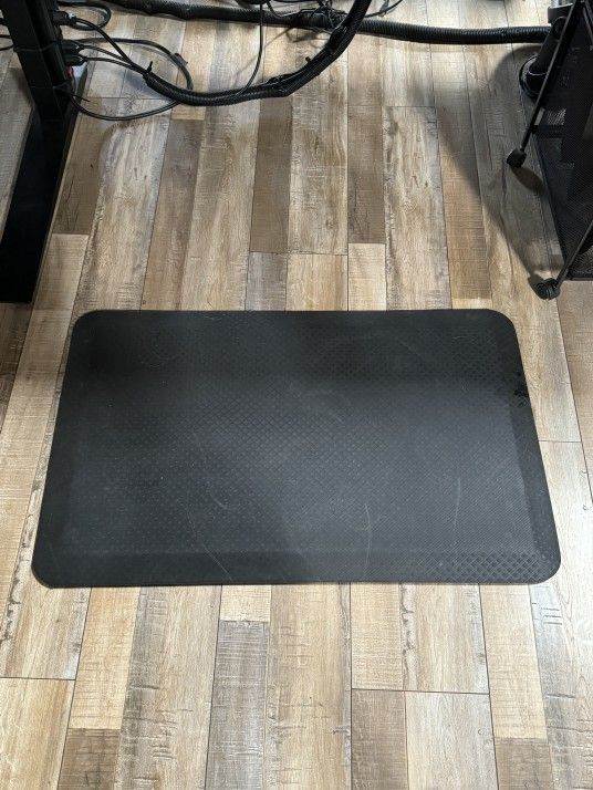 AmazonCommercial 3/4" Rectangular Durable Anti Fatigue Ergo Comfort Standing, 32x20, 1 Mat, Black, Solid