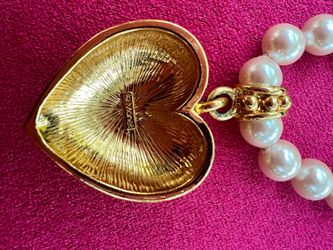 🚨 RARE VINTAGE FIND 🚨 Authentic 1980s MONET Pink Pearl & Gold Heart Statement Necklace ✨