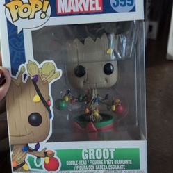 Christmas edition Groot Funko Pop