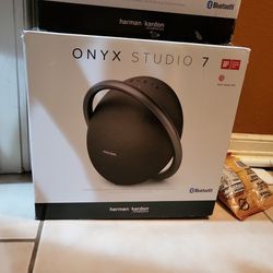 New HK Onyx 7 Speaker
