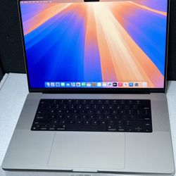 MacBook Pro 16 2021 M1 Pro  /16gb /512 gb  space 