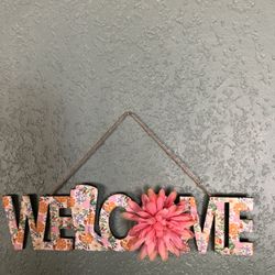 Welcome Hanging Sign & Garden Statue 