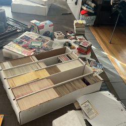 VINTAGE 1980s - 1997 BASEBALL/BASKETBALL/FOOTBALL CARDS