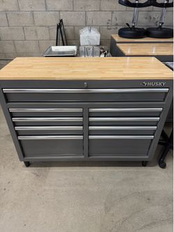 Toolbox Husky 46 in Gray Mobile Workbench Cabinet