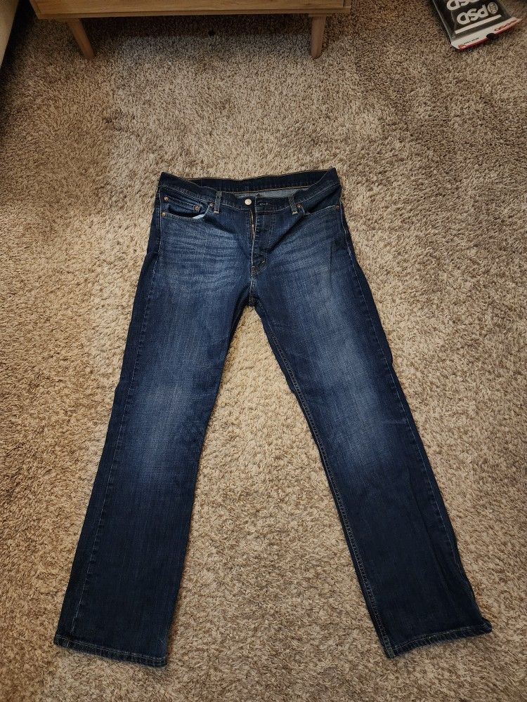 Levis