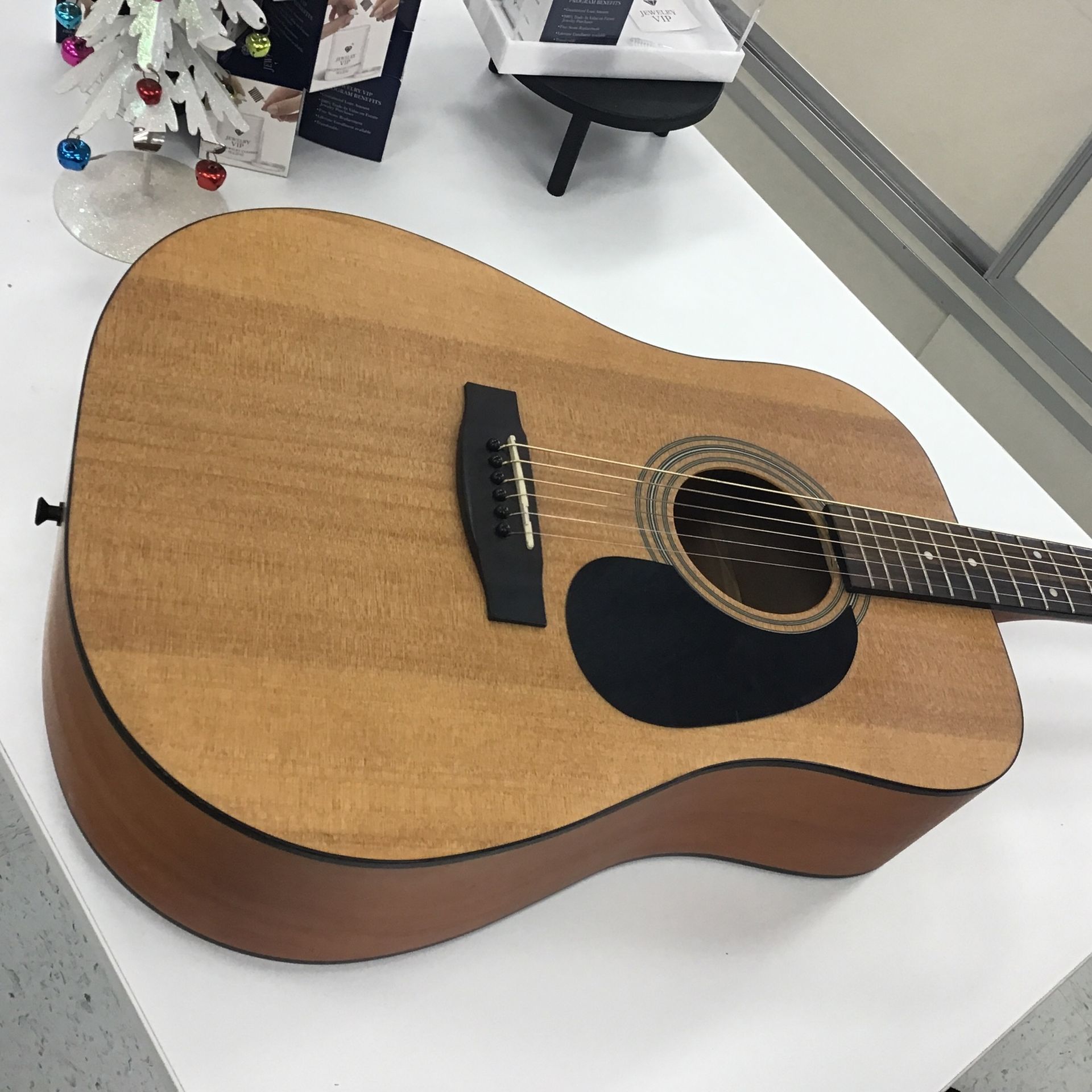 Jasmine Guitar