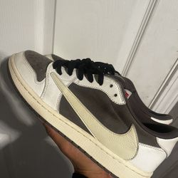 Travis Scotts reverse Mochas