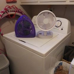 Free Working Small Fans. Purple Faintly Sqeeks. Whitr Does Not Saty On Longer Than A Day And You Have To Turn Bk On