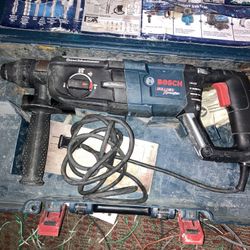 Bosch Bulldog Extreme Max  1-1/8” Rotary Hammer