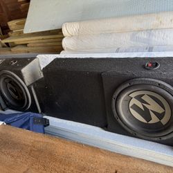 Custom Pro Box With 12in Memphis Speakers