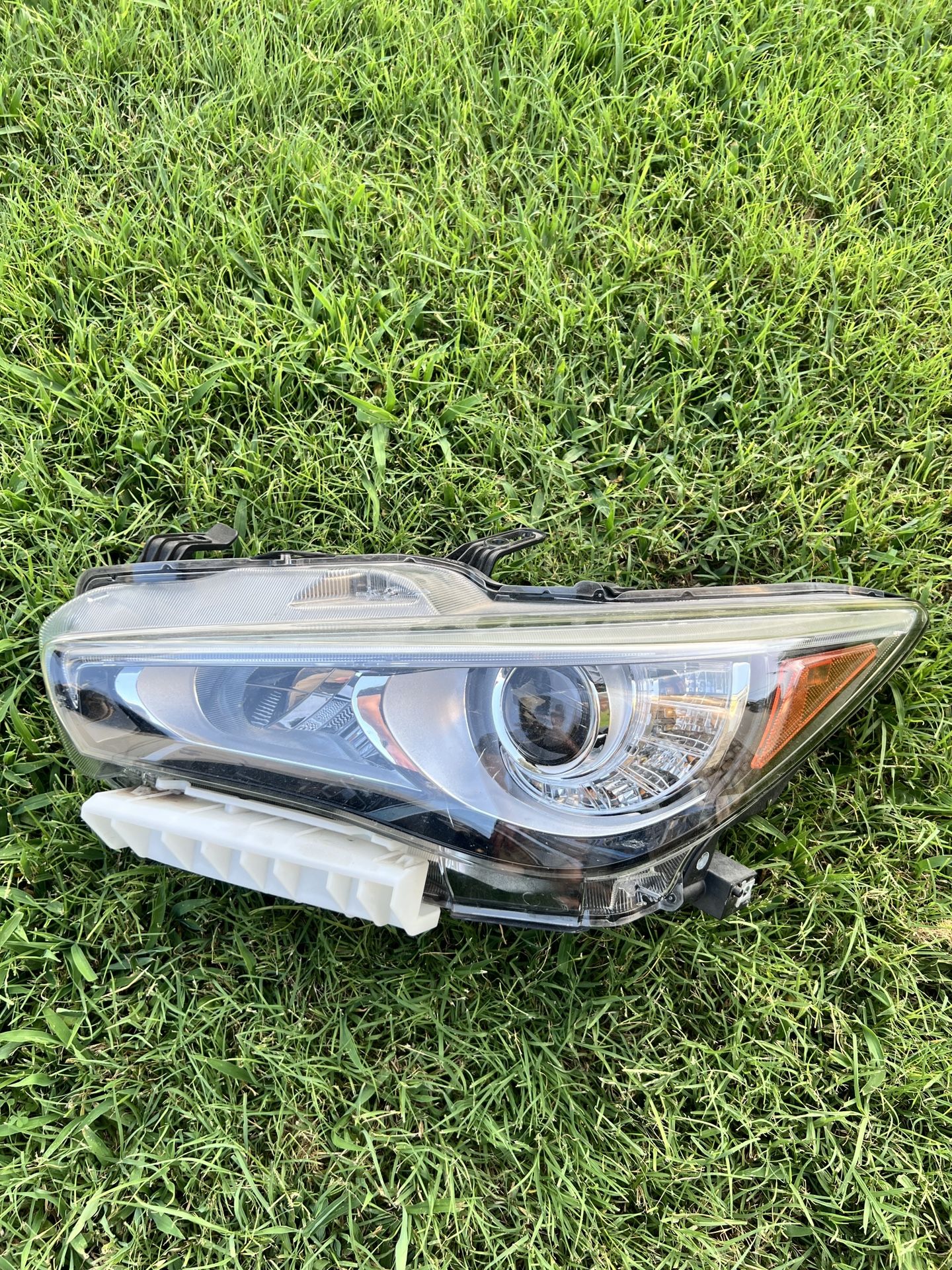2018 2019 2020 2021 2022 Infinity Q50 Headlight