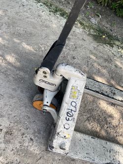 Pallet jack