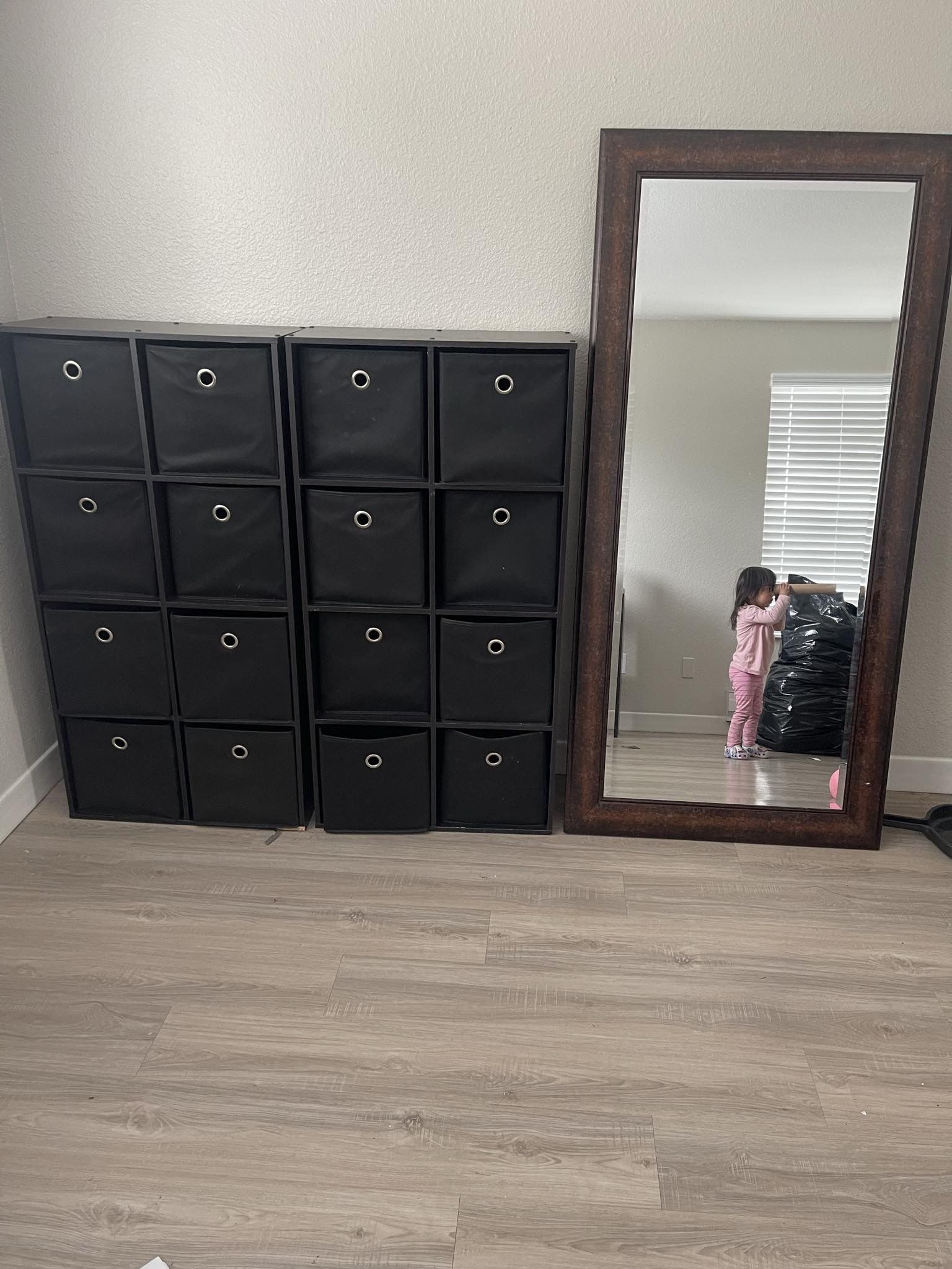 Storage Cube & Mirror