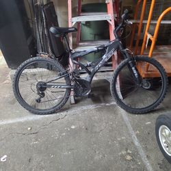 Hyper MT Bike