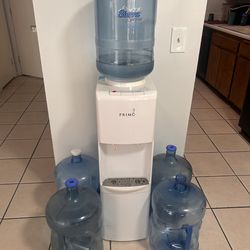 Hot and cold water dispenser