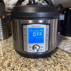 Instant POT Duo Evo Plus In Working Condition On Sale