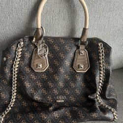 Guess Handbag For Sale In Bothell $35