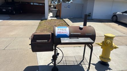 Free smoker! Still works! A bit rusted