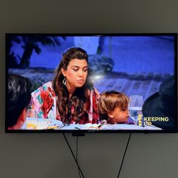 Samsung TV 50’ With Roku Attached