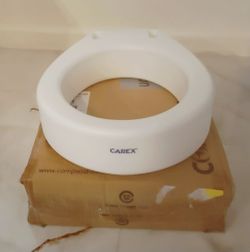 Round Toilet Seat Elevator Seat have 2 of them