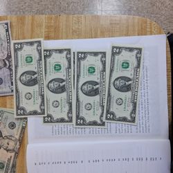 Star Notes 2 Dollar Bills Excellent Condition