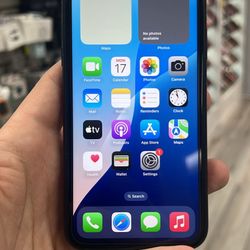 iPhone XR 64Gb *Unlocked* + *With Warranty* + *With Charger*