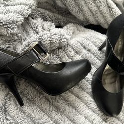 ANDREA Black Heels -size 6 In Woman