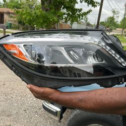2015 Mercedes Benz S550 Driver Side Head Light