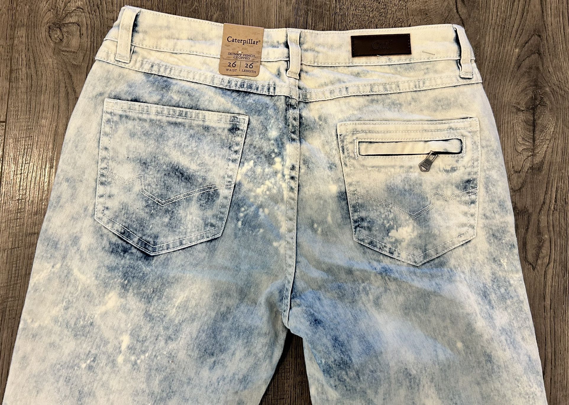 Caterpillar Skinny Pencil Cropped Jeans - Acid Wash – Size 26/26 – New with Tags