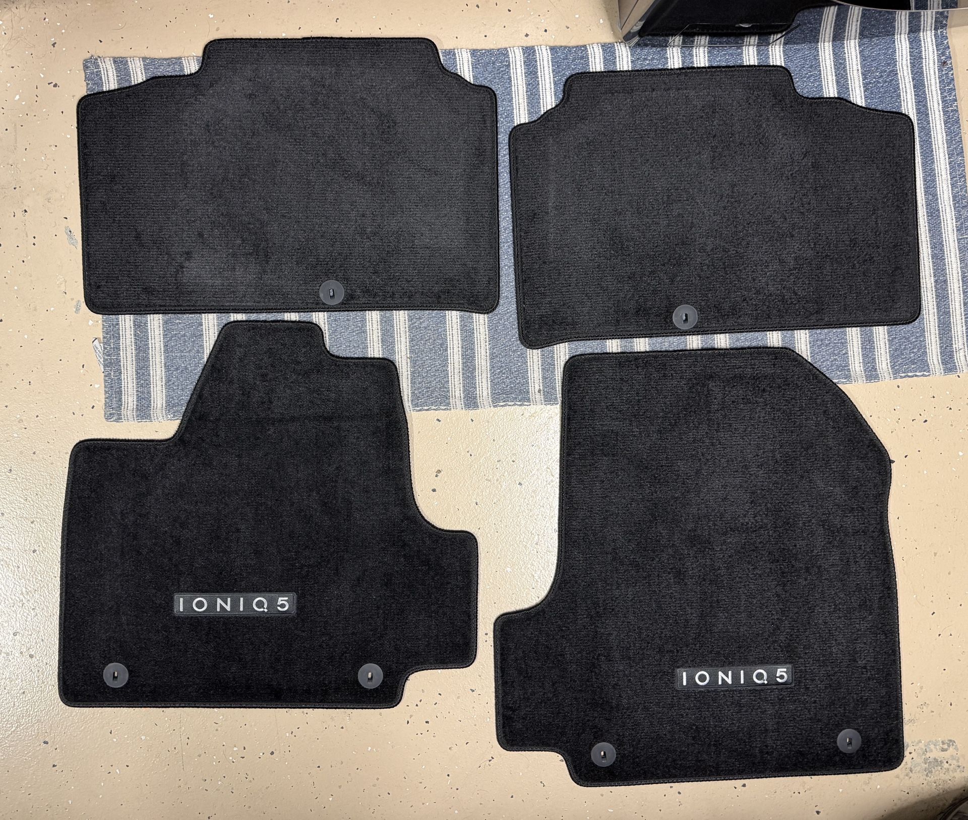Hyundai Ionic 5 SEL Floor Mats - NEW