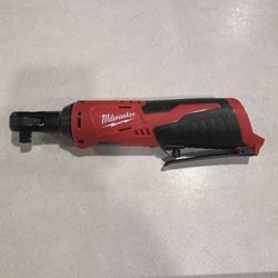 Milwaukee M12 3/8 Ratchet 