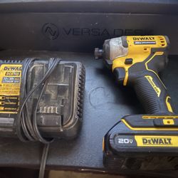 Dewalt Atomic 20 Volt Drill