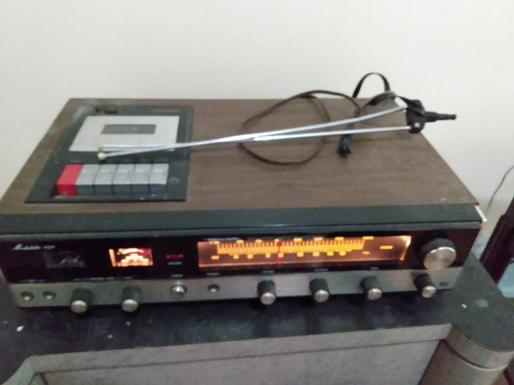 Vintage Realistic Modulette 929 AM FM Stereo Cassette Recorder System
