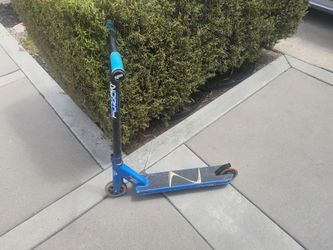 Fuzion Z300 scooter