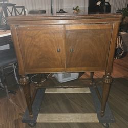 Domestic Rotary Sewing Machine And Cabinet