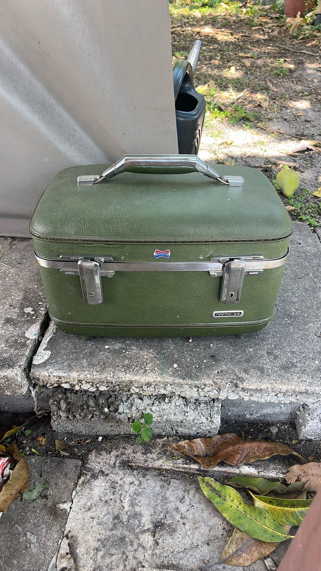 American Tourister