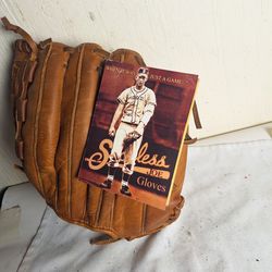 SHOELESS JOE baseball Glove, 12"