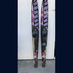 WATER SKIS