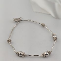 VINTAGE FINE SILVER BRACELET Marked 950 Unusual Clasp 7.5 inches