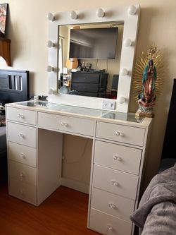 White Vanity Desk with Lighted Mirror
