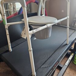 XL MEDICAL COMODE CHAIR