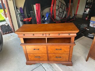 Dresser