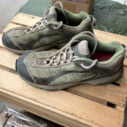 Sque hiking shoes