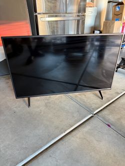 Vizio 40” Smart TV Television *NO REMOTE*