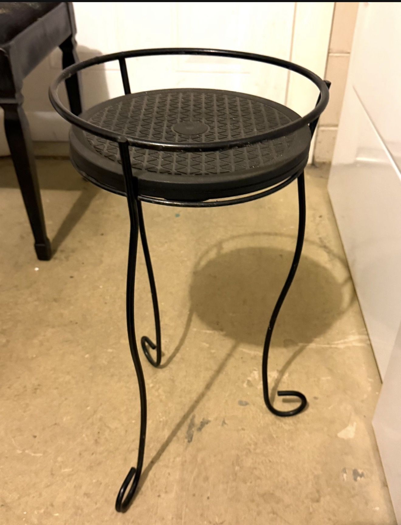Black Metal Plant Stand
