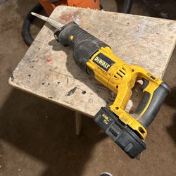 DEWALT power Saw Works Perfect $60 OBO. 