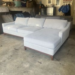 Living Spaces Besom sectional couch sofa 