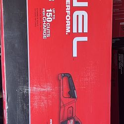 MILWAUKEE M18  FUEL. 16” CHAINSAW.  (tool Only)