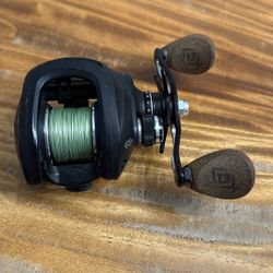 13 Fishing CONCEPT A Casting Reel